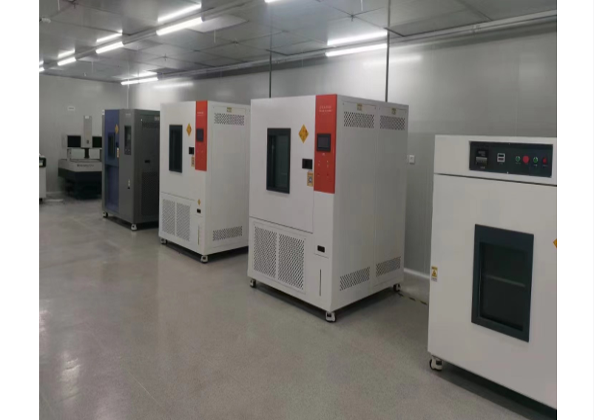 高低溫試驗(yàn)箱使用環(huán)境是否需要另外安裝散熱裝